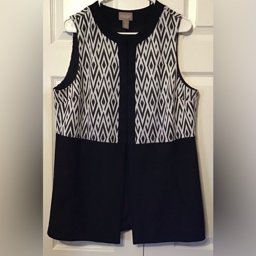 Chico’s sleeveless tunic jacket. Size 1(Small)